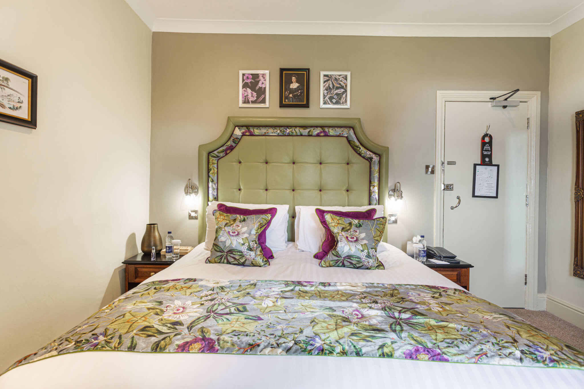 Classic Double Room Hotel Oswestry Shropshire 33 scaled